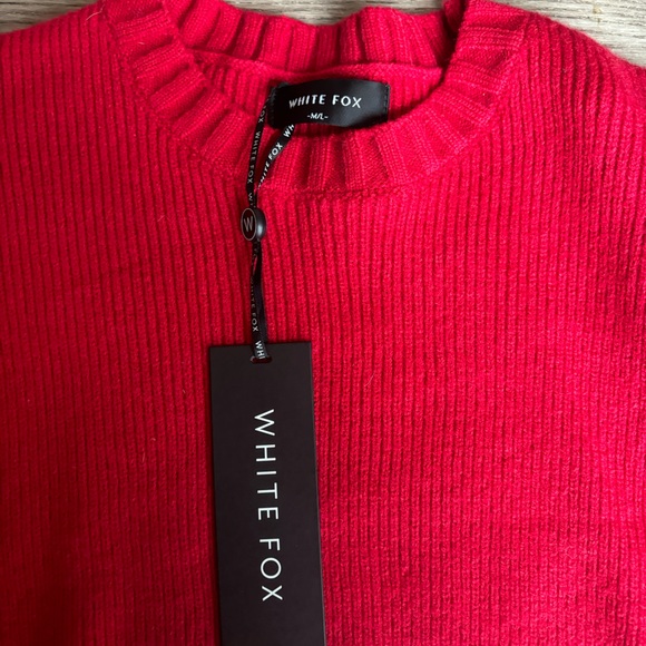 White Fox Boutique Slouch Around Cropped Knit Sweater Red Size M/L - Picture 5 of 6